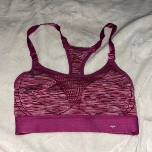 Cute sports bra, great for the gym!